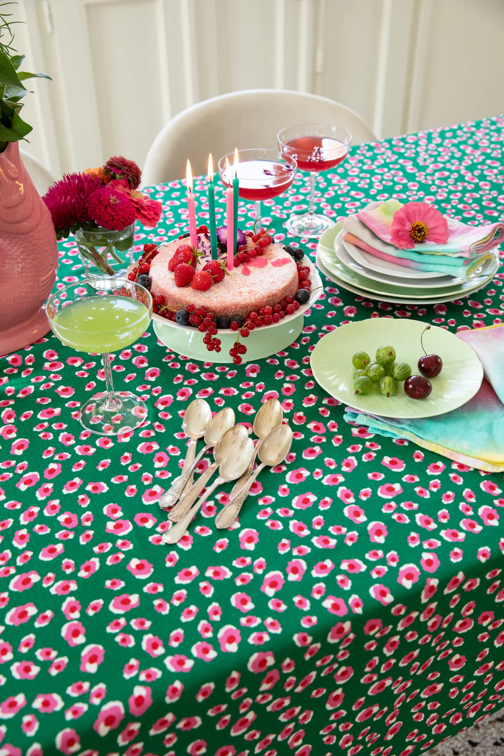 Nappe motif léopard vert rose et blanc par Maryne Guyot